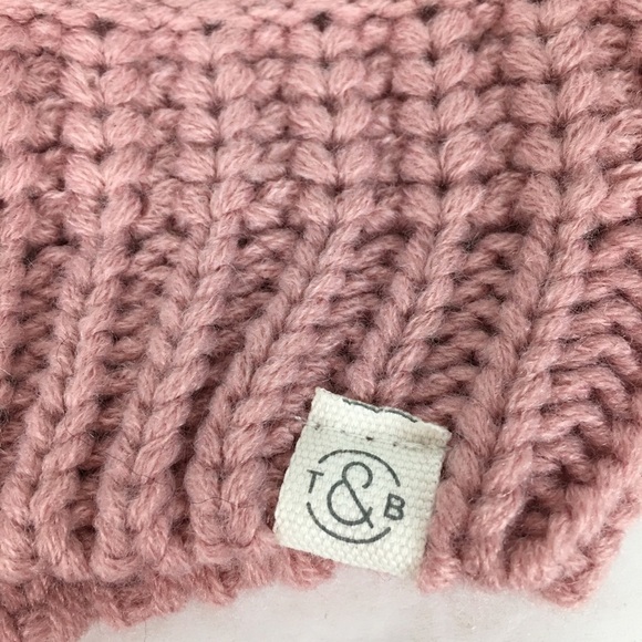 NWT * TREASURE & BOND Knit Pom Pom Beanie in Pink - Picture 4 of 9